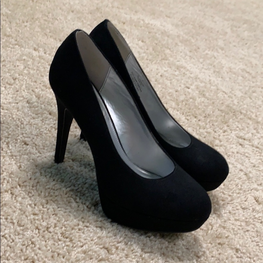Donated Sale ✨ EUC XAPPEAL Black Platform Pump High Heels